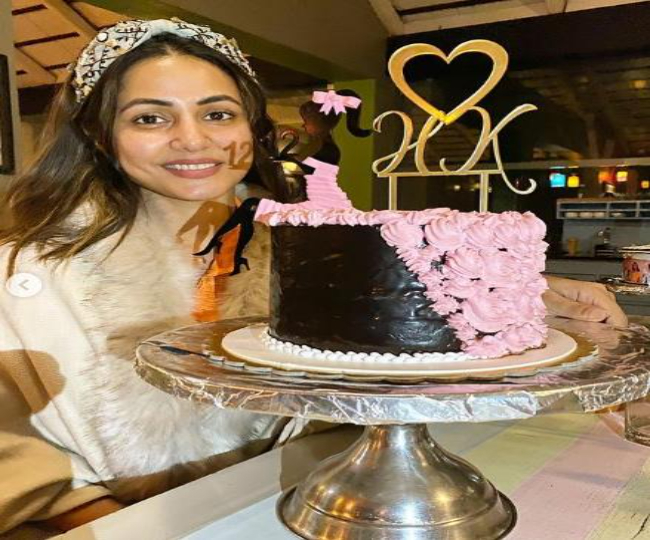 हिना खान ने एक्टिंग करियर में पूरे किए 12 साल